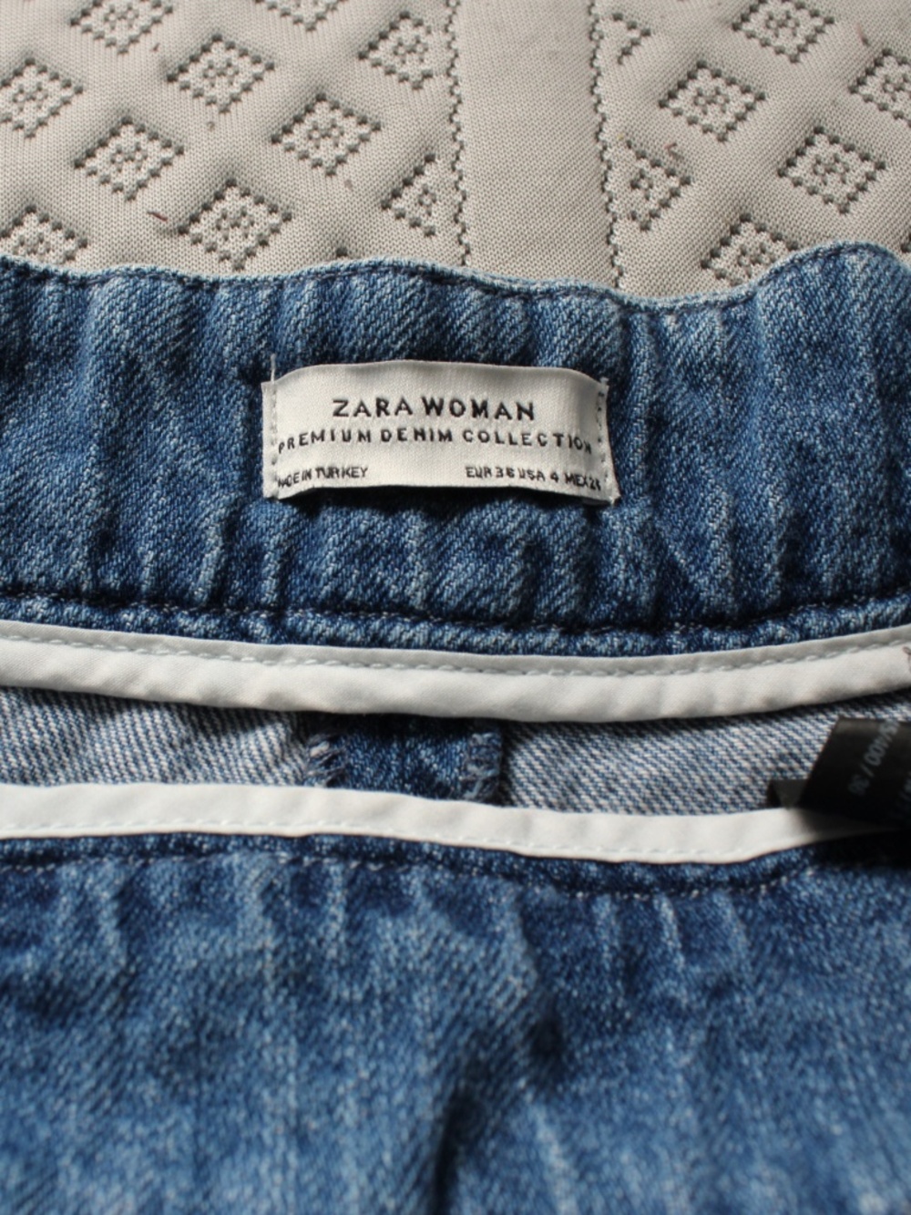 Zara womens jeans with zipper side - Picture 3 of 4
